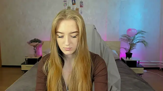 Snapshot of Stacy_River chatting on 02-19-25, 08:12 Stacy River online show from 02-19-25, 08:12