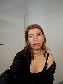 EvaRush online show from 12-22-25, 08:47