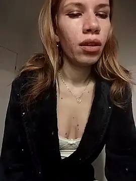 EvaRush online show from 10-04-25, 05:25