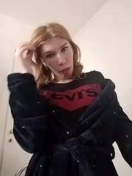 EvaRush online show from 12-20-25, 10:51