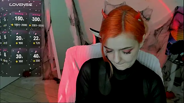 Fire Bestie online show from 10-31-25, 02:13