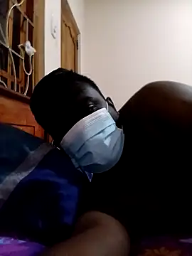 Snapshot of nikini1621 chatting on 09-10-25, 08:19 nikini1621 online show from 09-10-25, 08:19