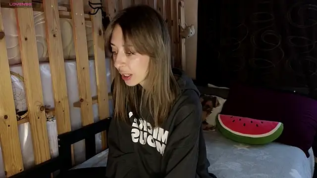 NinaNovalicious online show from 04-24-26, 06:37