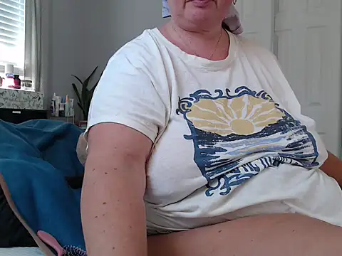 LauLauPAWG online show from 11-06-25, 09:19