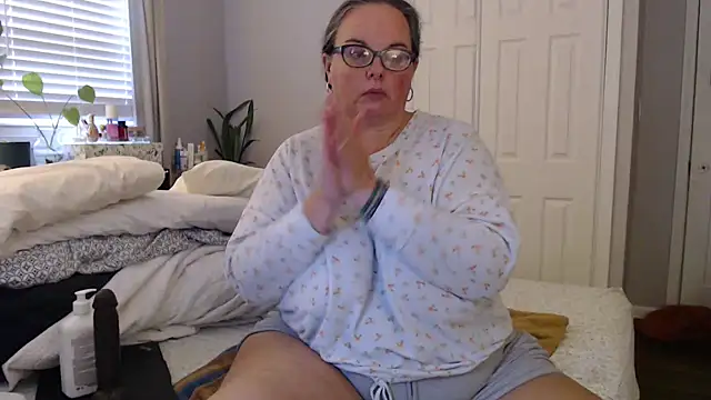 LauLauPAWG online show from 11-11-25, 08:14