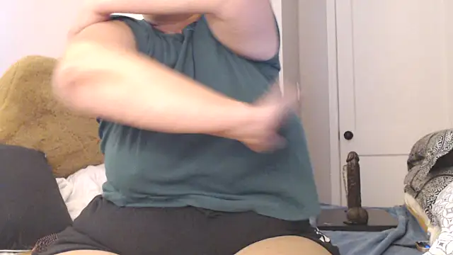 LauLauPAWG online show from 06-17-26, 08:41