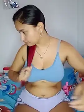 Snapshot of sariitha_sw chatting on 09-10-25, 04:28 sariitha sw online show from 09-10-25, 04:28