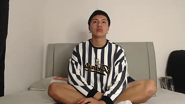 alex-lover online show from 04-21-26, 07:42