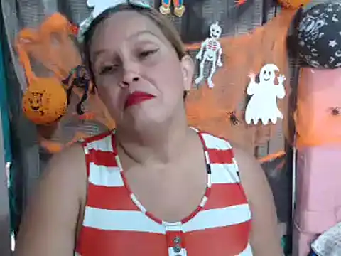 Snapshot of mom_son_dirty chatting on 10-21-25, 02:16 mom son dirty online show from 10-21-25, 02:16