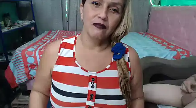 Snapshot of mom_son_dirty chatting on 02-13-25, 03:14 mom son dirty online show from 02-13-25, 03:14