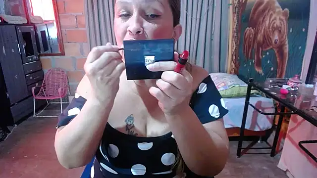 Snapshot of mom_son_dirty chatting on 06-14-26, 01:56 mom son dirty online show from 06-14-26, 01:56