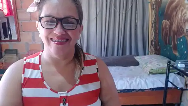 Snapshot of mom_son_dirty chatting on 07-08-26, 01:45 mom son dirty online show from 07-08-26, 01:45