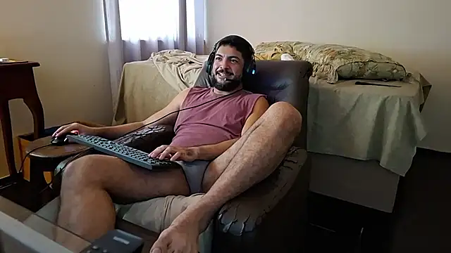 Snapshot of LUH133 chatting on 09-10-25, 05:34 LUH133 online show from 09-10-25, 05:34