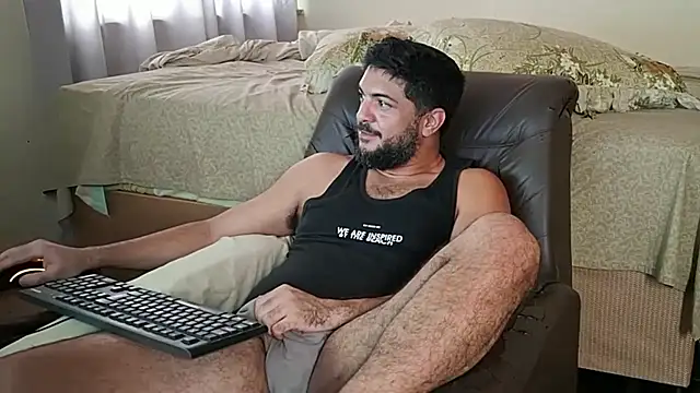 Snapshot of LUH133 chatting on 09-24-25, 04:46 LUH133 online show from 09-24-25, 04:46