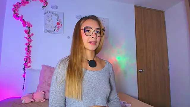 PollyGrey  online show from 04-02-26, 03:35