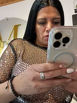 Snapshot of Milff_parkerrr chatting on 02-22-25, 04:30 Milff parkerrr online show from 02-22-25, 04:30