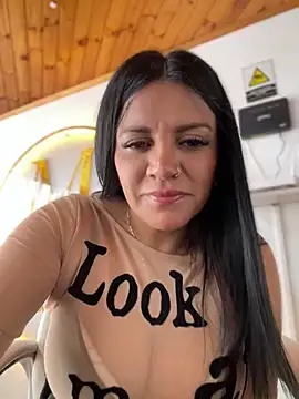 Snapshot of Milff_parkerrr chatting on 02-13-25, 03:56 Milff parkerrr online show from 02-13-25, 03:56