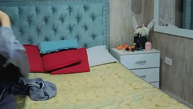 Snapshot of Marcelaa_fox chatting on 03-04-26, 07:32 Marcelaa fox online show from 03-04-26, 07:32