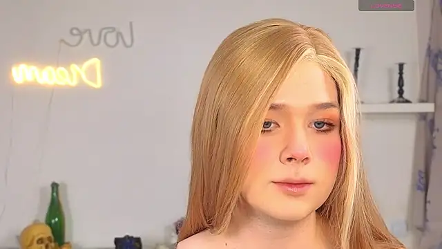  yourFoxy  online show from 10-18-25, 11:56