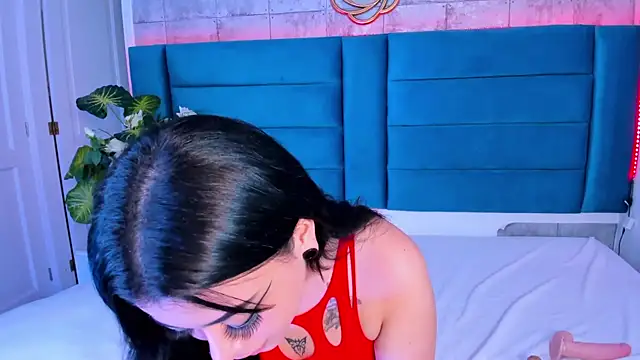 Snapshot of DakottaHill chatting on 02-05-25, 04:47 DakottaHill online show from 02-05-25, 04:47