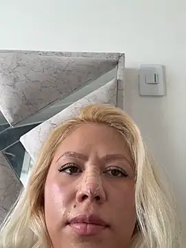 Snapshot of ConstansBlonde chatting on 09-11-25, 08:09 ConstansBlonde online show from 09-11-25, 08:09