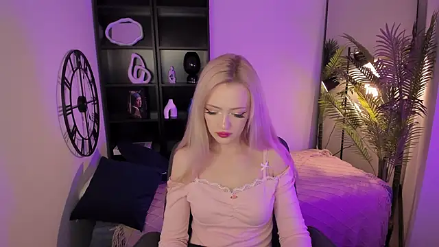 Snapshot of EmilyAir chatting on 09-26-25, 07:54 EmilyAir online show from 09-26-25, 07:54