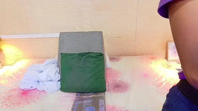 Chocolatte bar online show from 02-26-25, 01:43