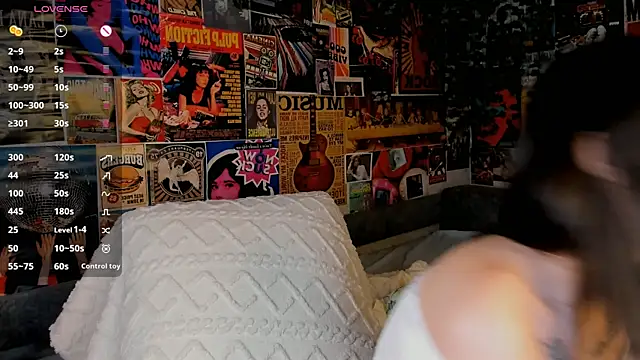 Snapshot of Butterflys1268 chatting on 02-27-25, 10:20 Butterflys1268 online show from 02-27-25, 10:20