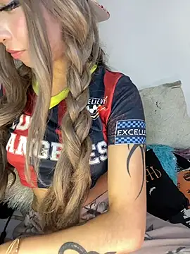 lunaapppp online show from 04-22-26, 02:29