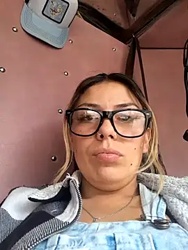 Sweel Leyva18 online show from 06-25-26, 08:25
