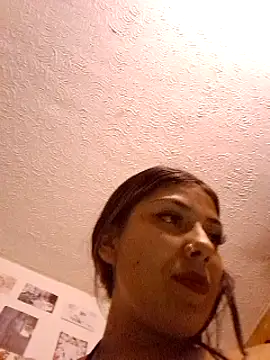 Snapshot of Sweel_Leyva18 chatting on 03-13-25, 04:38 Sweel Leyva18 online show from 03-13-25, 04:38