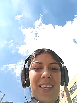Snapshot of Sweel_Leyva18 chatting on 11-19-25, 07:25 Sweel Leyva18 online show from 11-19-25, 07:25