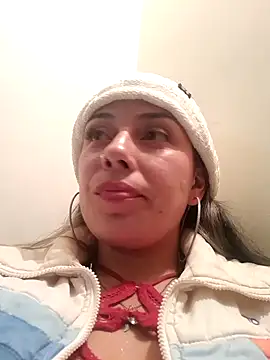 Snapshot of Sweel_Leyva18 chatting on 02-26-25, 04:19 Sweel Leyva18 online show from 02-26-25, 04:19