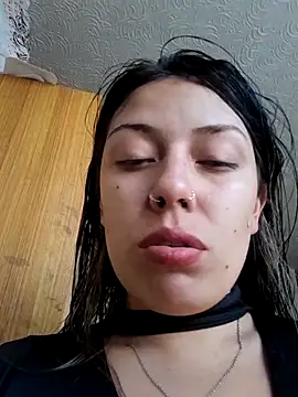 Snapshot of Sweel_Leyva18 chatting on 10-15-25, 09:12 Sweel Leyva18 online show from 10-15-25, 09:12