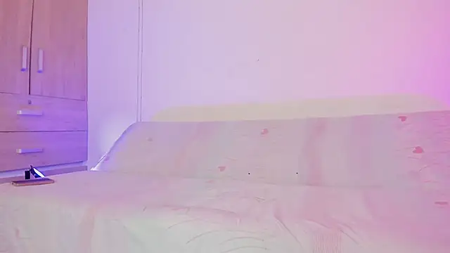 LoveBirds  1 online show from 11-07-25, 11:08