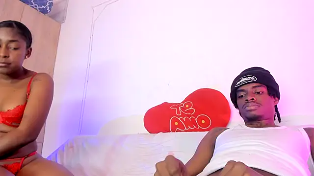 LoveBirds  1 online show from 10-18-25, 04:03