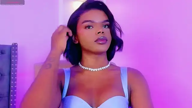 CamiEstrada online show from 10-30-25, 09:44