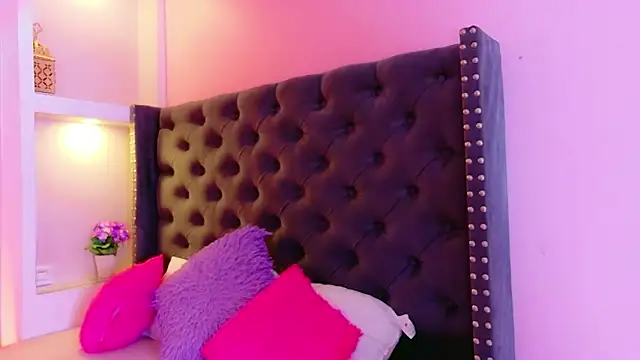 CamiEstrada online show from 02-04-26, 10:16