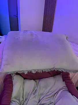 Mae Henao9 online show from 09-15-25, 06:47