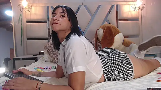 Luna Florez online show from 04-11-26, 04:42