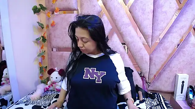 Snapshot of slut_anal_ chatting on 02-03-26, 08:14 slut anal online show from 02-03-26, 08:14