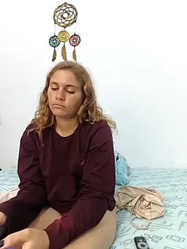 Scarlett-Leh online show from 12-19-25, 03:43