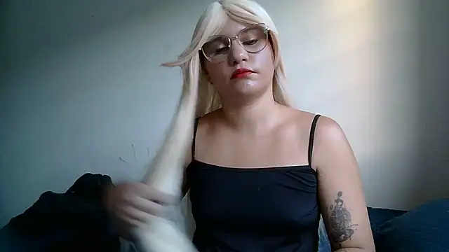 Snapshot of Scarlett-Leh chatting on 07-18-26, 08:39 Scarlett-Leh online show from 07-18-26, 08:39