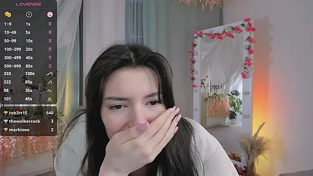 Snapshot of Julietta_Romanis chatting on 02-25-25, 12:14 Julietta Romanis online show from 02-25-25, 12:14