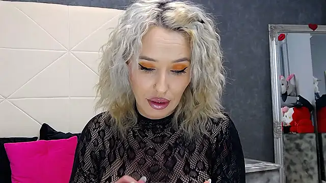 IssaSmith online show from 01-16-26, 04:11