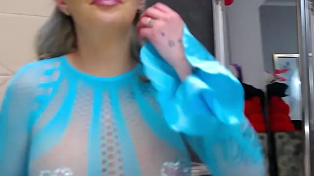 IssaSmith online show from 02-24-26, 04:19