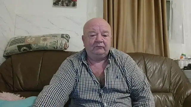 fullballs6 online show from 11-26-25, 02:33