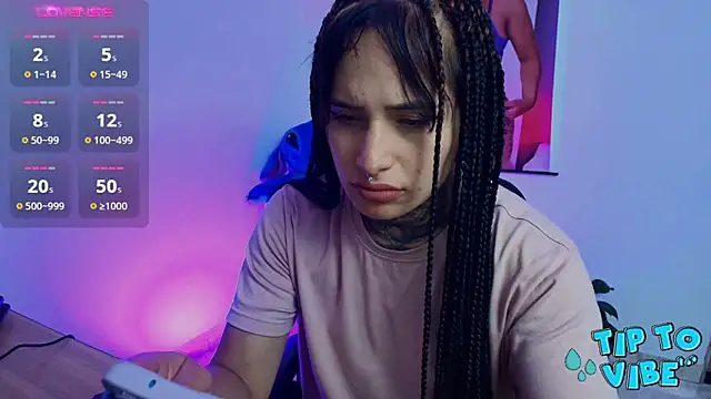 Snapshot of TinnaDawsom chatting on 02-18-25, 01:43 TinnaDawsom online show from 02-18-25, 01:43