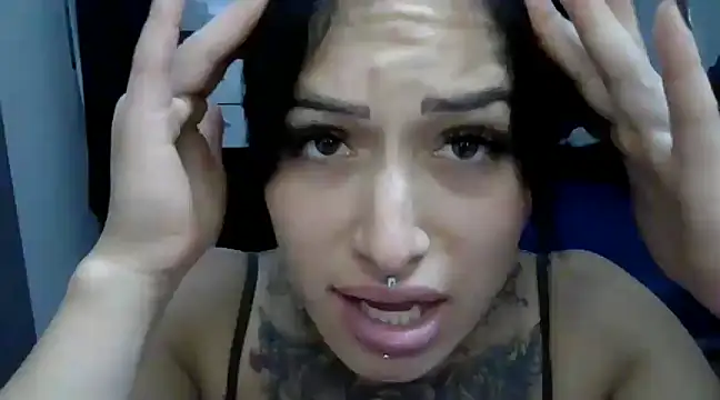 Snapshot of TinnaDawsom chatting on 03-01-25, 10:53 TinnaDawsom online show from 03-01-25, 10:53