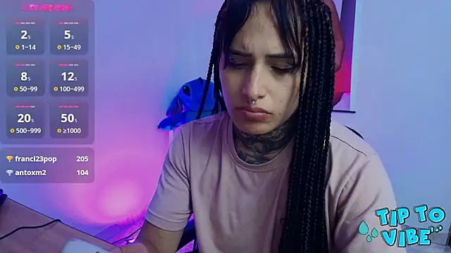 Snapshot of TinnaDawsom chatting on 02-18-25, 04:48 TinnaDawsom online show from 02-18-25, 04:48